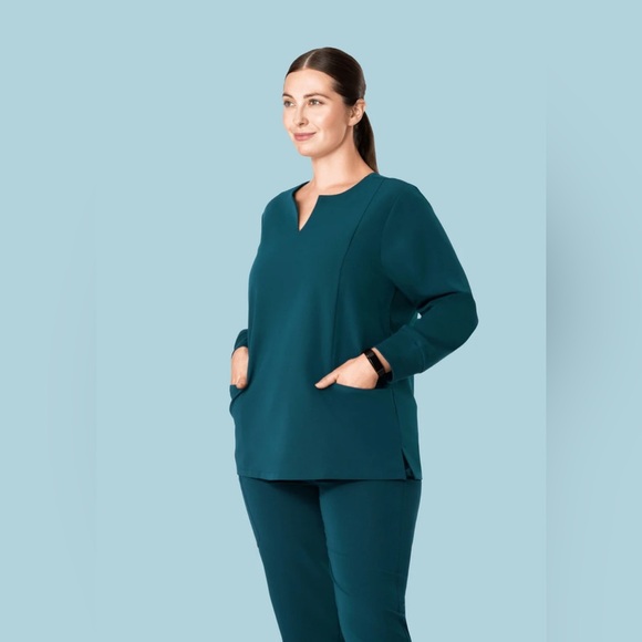 Mandala Scrub Top Women's Size Large Caribbean Blue Long Sleeve 5-Pocket Notch - Picture 8 of 12